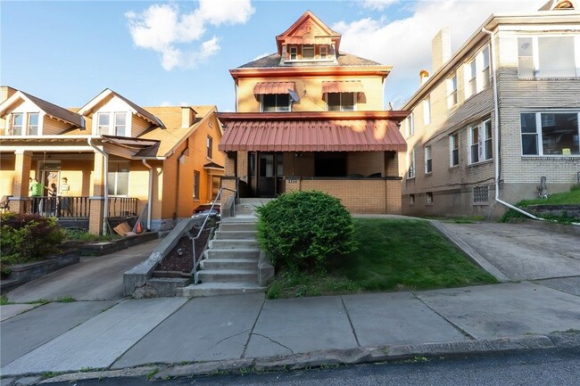Building Photo - 422 Hays Ave