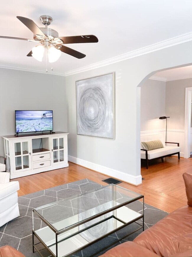 Building Photo - 2134 Winter St