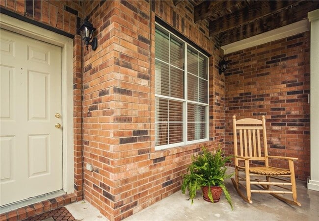 Building Photo - 11012 Los Comancheros Rd