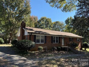 Building Photo - 201 Allison Dr