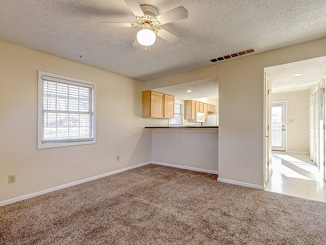 Foto del edificio - 805 E Sherwood Hills Dr
