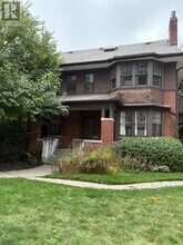 Building Photo - 440-440 Avenue Rd