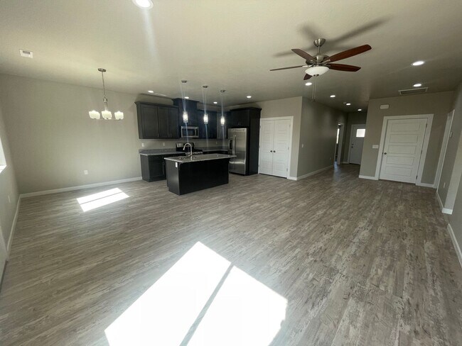 Building Photo - Great location and Brand New Twinhome.