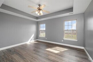 Building Photo - 1328 W Sackett St