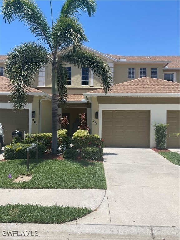 Foto principal - 14830 Calusa Palms Dr