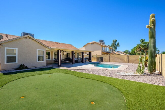 Foto del edificio - 4326 E Towne Ln