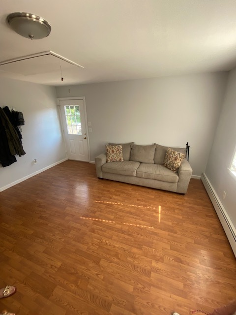 Living Rm - 15 Knollcrest Rd