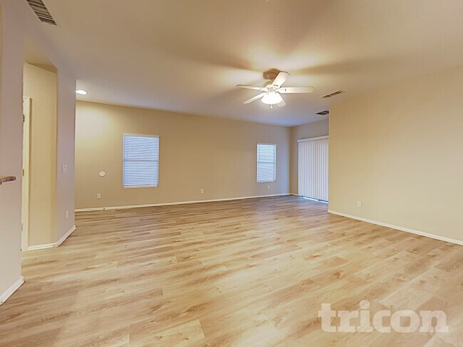 Building Photo - 13732 W Mauna Loa Ln