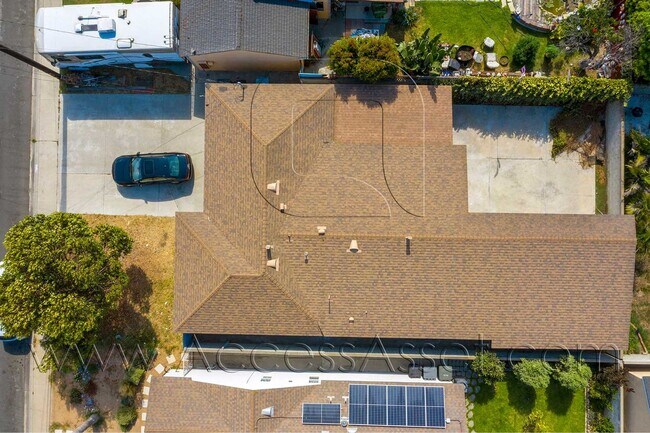 Foto del edificio - Spacious 3-Bedroom Torrance Home with Private Yard & Modern Interior