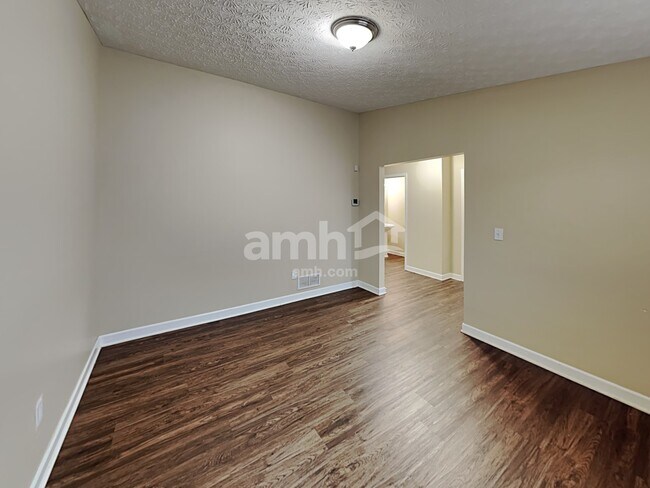 Building Photo - 520 Stone Shadow Dr