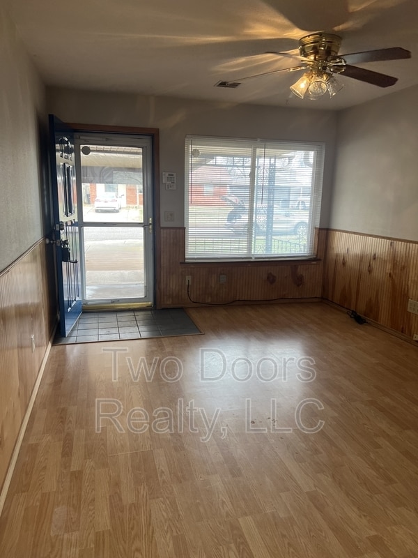 Foto del edificio - 425 S Dallas Ave