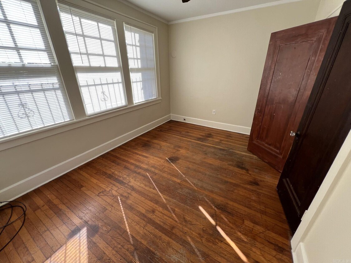 Foto del edificio - 717 Wright Ave