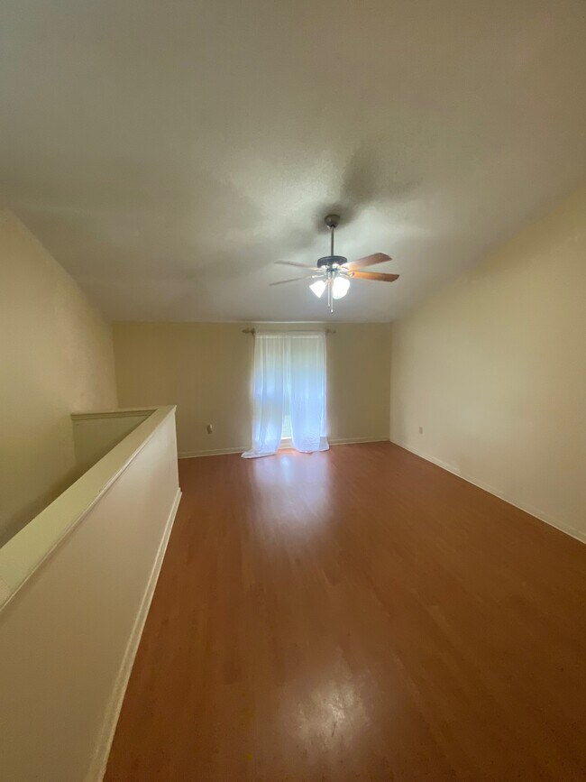 Building Photo - 8455 Summa Ave