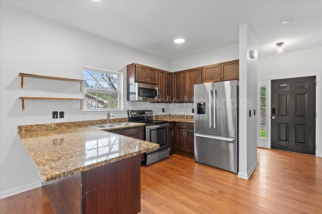 Foto del edificio - 1147 Coker Cir