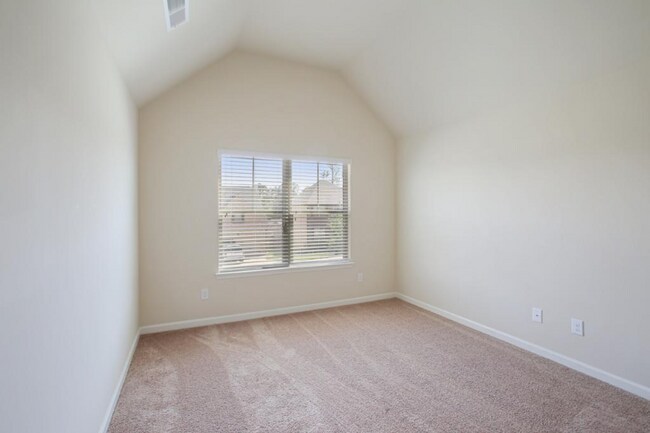 Building Photo - 774 Courts of Hampton