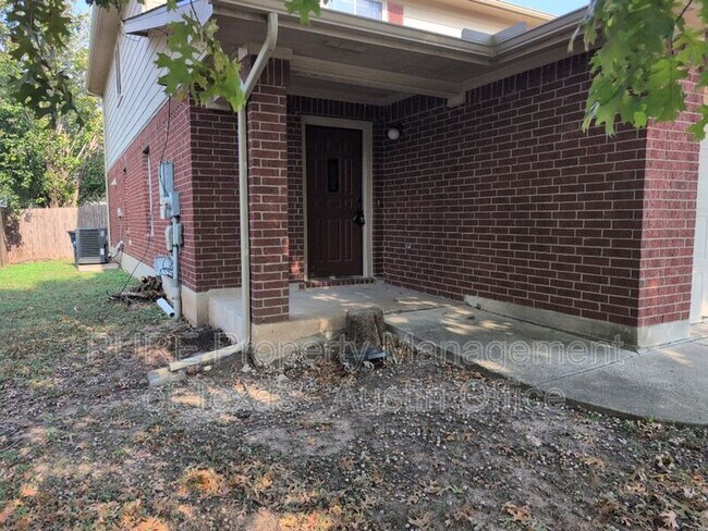 Foto del edificio - 5616 Colinton Ave