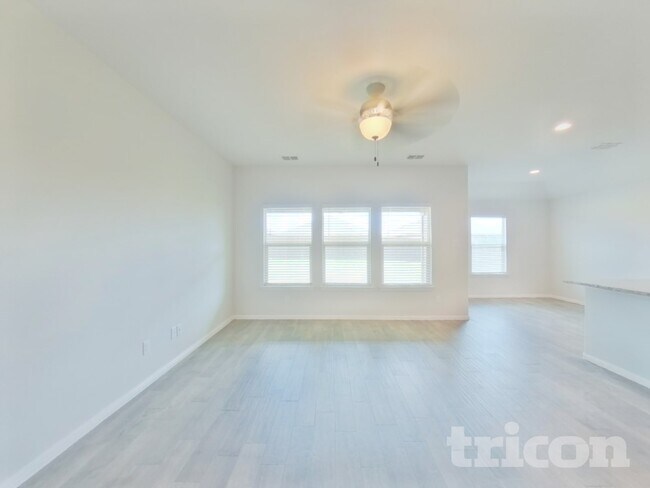 Building Photo - 9216 Castorian Dr