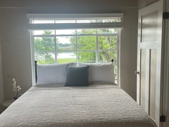 Foto del edificio - 8330 Honolulu Dr