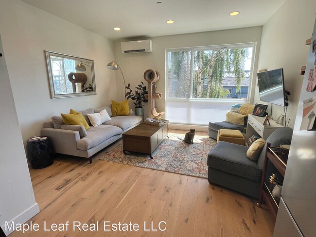 Building Photo - 2 br, 2 bath House - 3939 2nd Ave NE