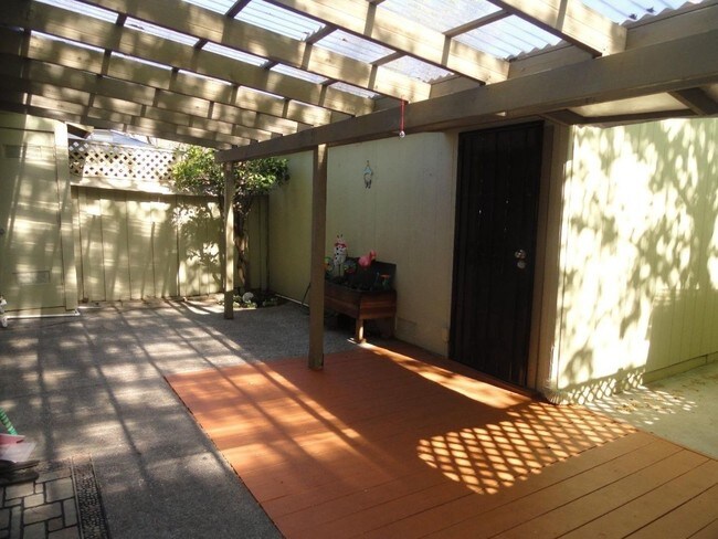 Building Photo - 1089 Ribisi Cir