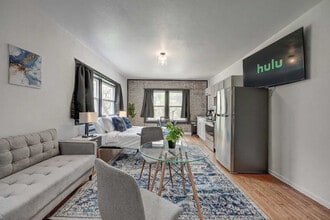 Building Photo - 1925 N Prospect Ave