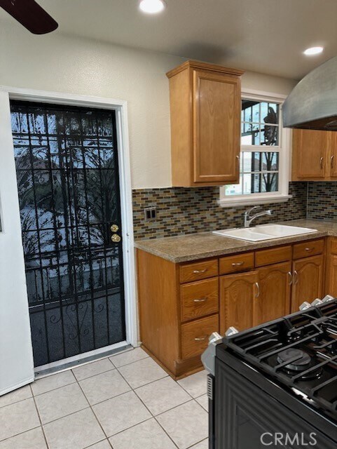 Building Photo - 15702 Halldale Ave