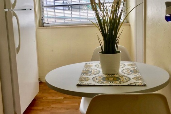 Dinnette - 2821 SW 1st Ave