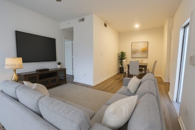 Building Photo - 880 Cypress Park Way