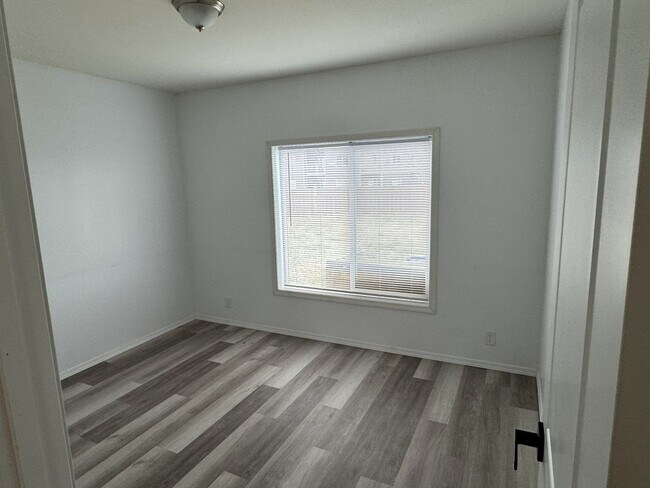 Foto del edificio - Come and take a look at this GEM!!!!!