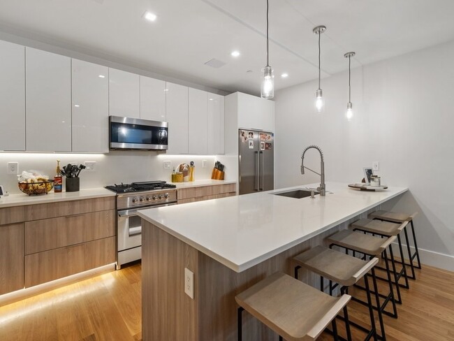 Foto del edificio - 532 E 3rd St
