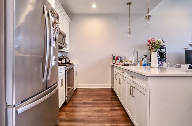 Building Photo - 110 Market St