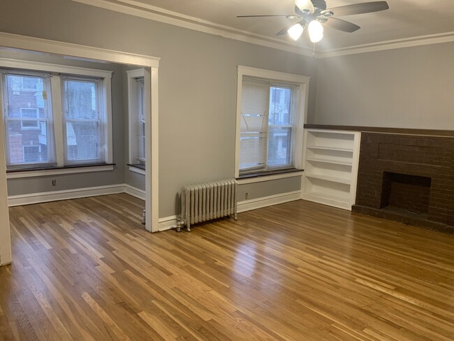 Foto del edificio - 5352 N Winthrop Ave