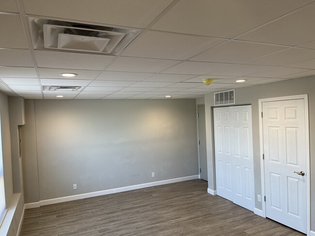 Building Photo - 5843 Harrison Ave