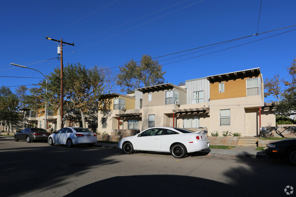 Primary Photo - Orange Place Apartments