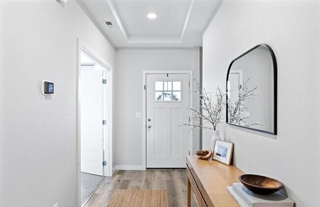 Foto del edificio - Gorgeous Newer 5 Bedroom Brownsville Home