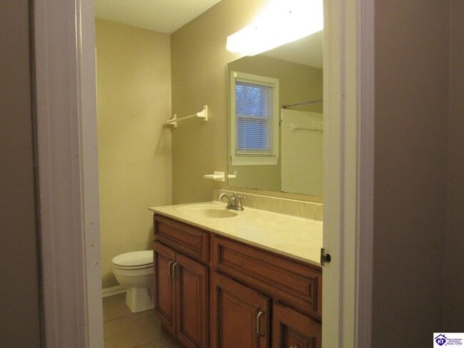 Building Photo - 300 Berkley Ct