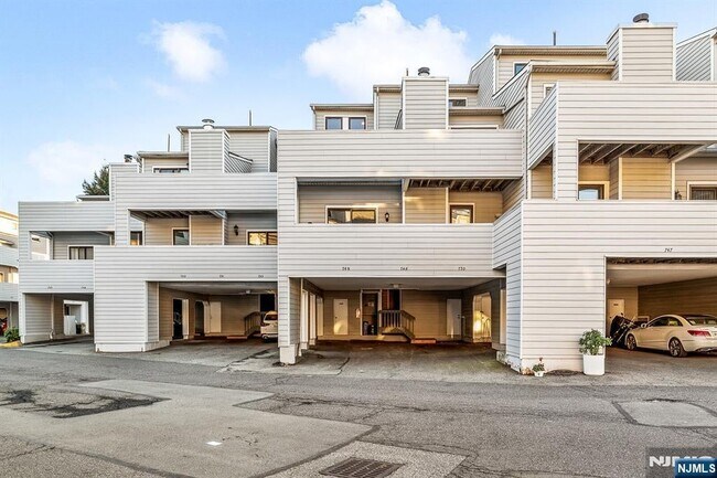 Foto del edificio - 750 Mainsail Ln