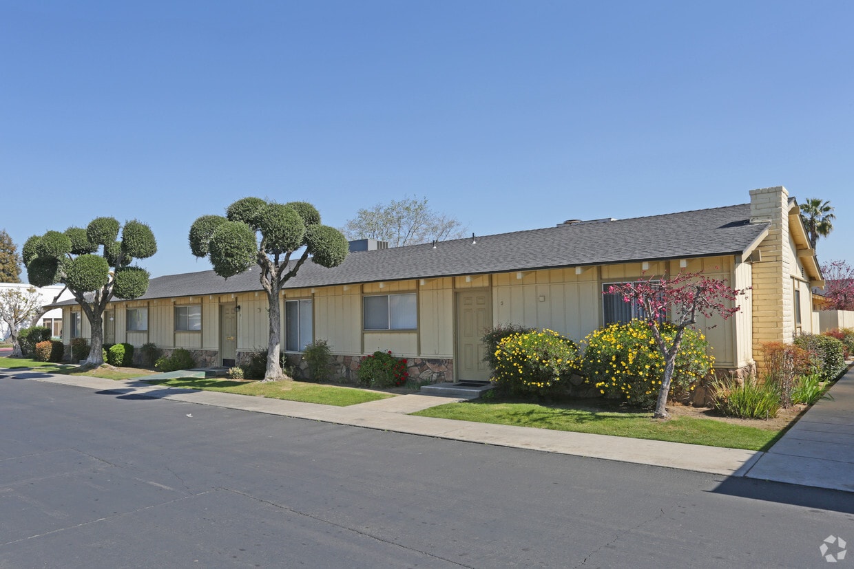 Casa De Dallas Apartments Apartments in Madera, CA