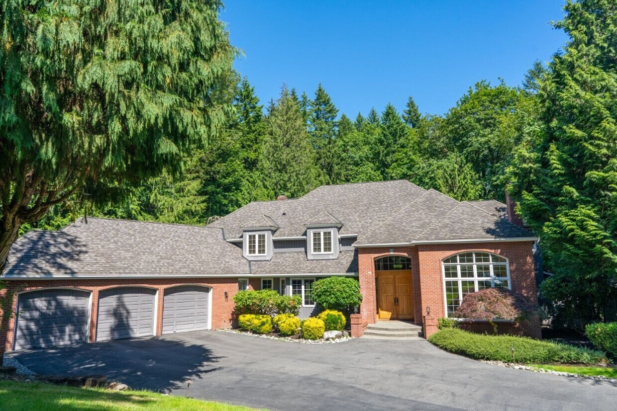 Foto principal - 4bd/3.75ba Woodinville Home