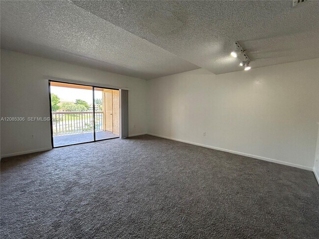 Foto del edificio - 5200 NW 31st Ave