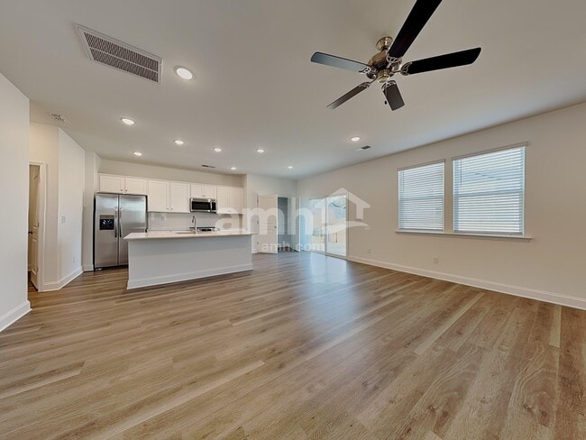 Building Photo - 6042 Rosemore Ln