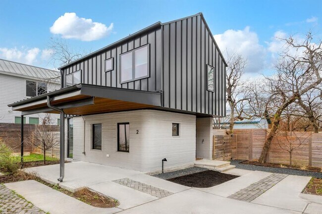 Foto del edificio - 3503 E 17th St