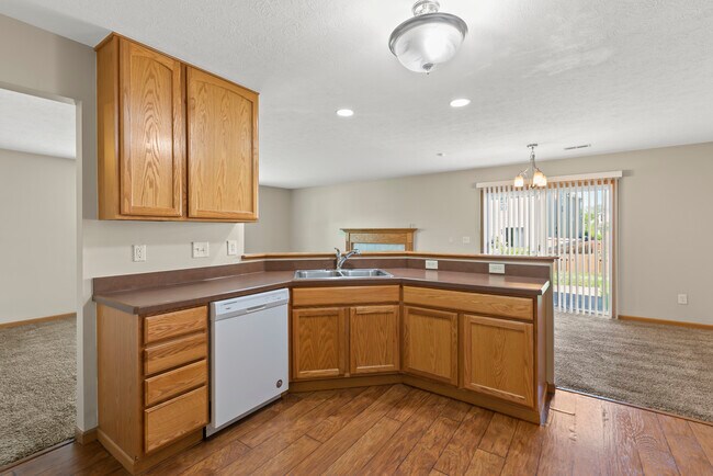 Foto del edificio - 5762 Annmary Rd