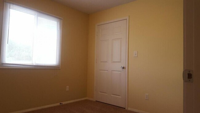 Foto del edificio - 1637 Carriage Hill Drive #5