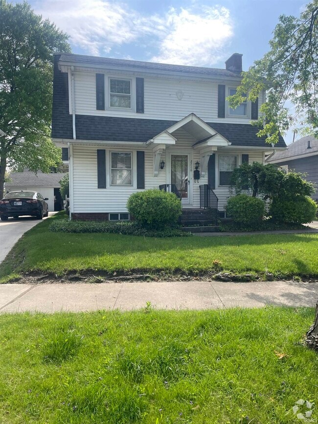 Building Photo - 2716 Buena Vista Dr