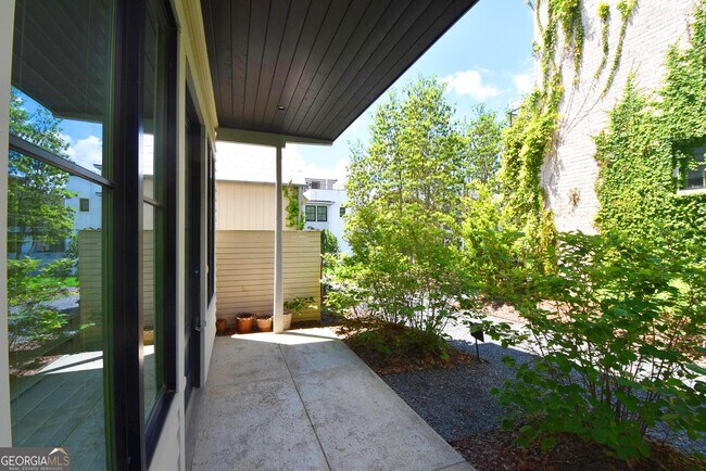 Building Photo - 195 Breakspear Ln