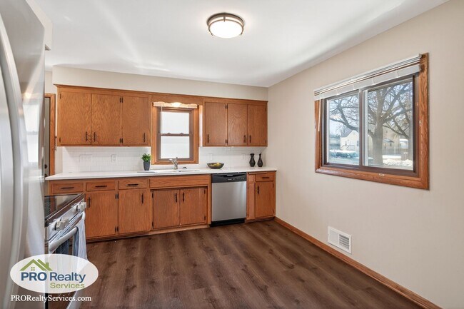 Building Photo - Recently Remodeled 4 Bedroom House