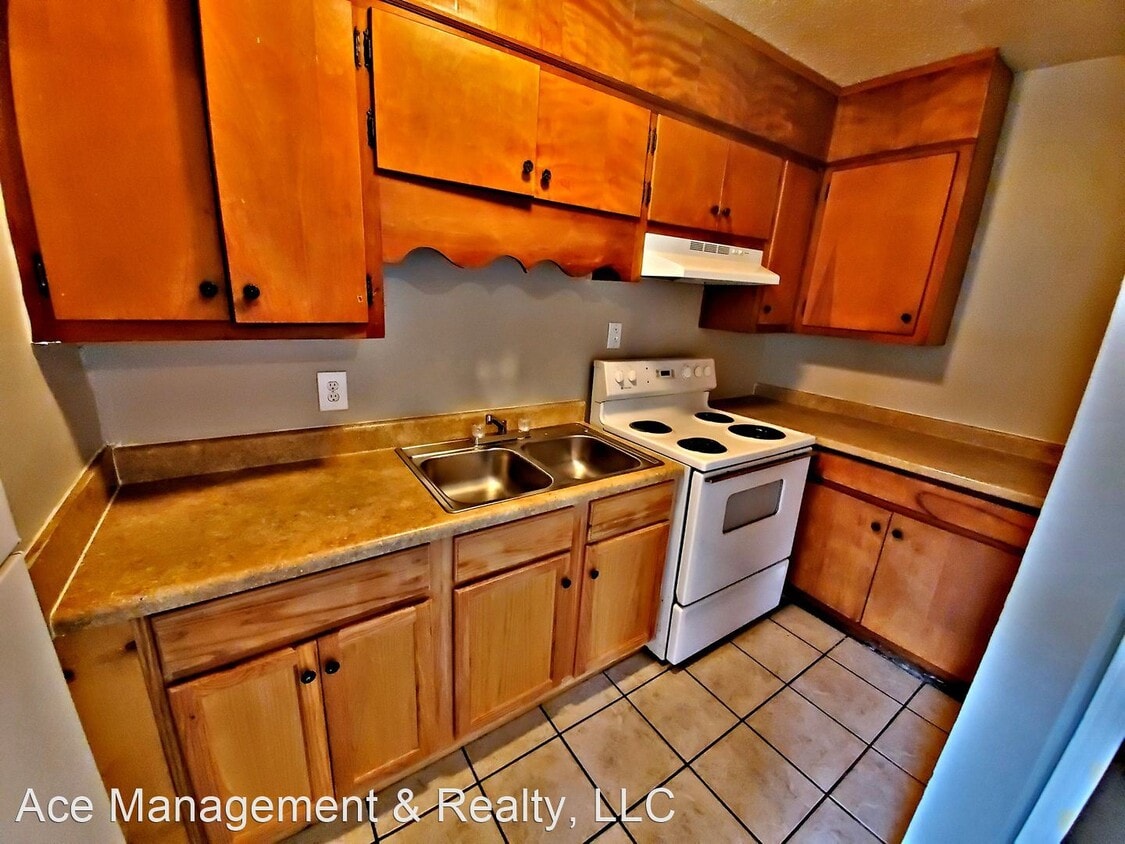 Primary Photo - 3900 Rucker Cir SW
