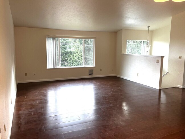 Foto del edificio - 8989/8987 Hoot Ridge Lane NW