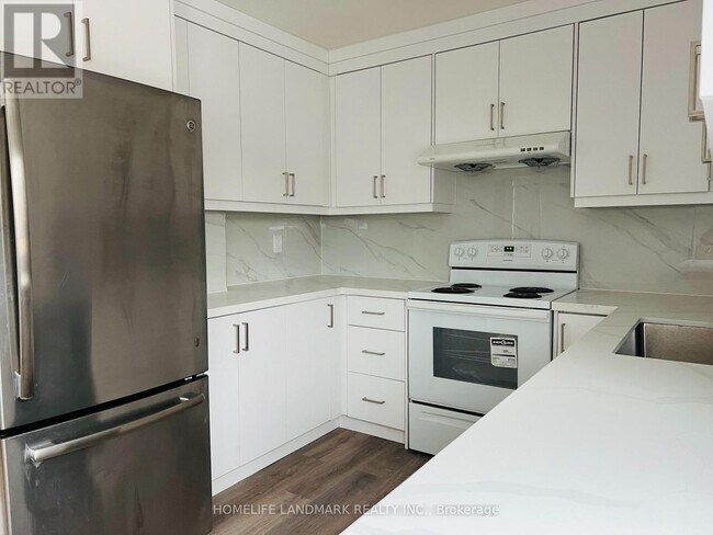 Building Photo - 256 Sprucewood Ct